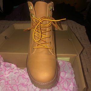 Women’s Sugar Boots Size 9 1/2 Worn Once!